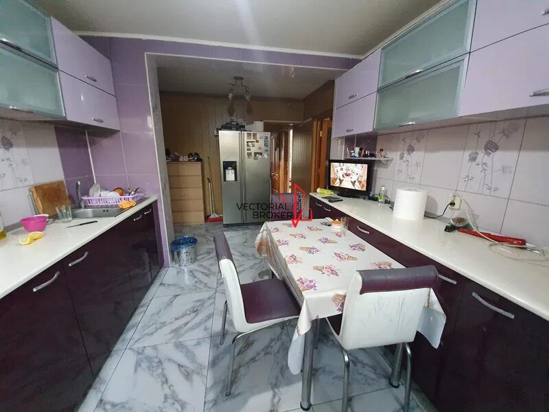 Titan Piata Minis Apartament 3 camere decomandat